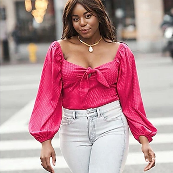 nwt EXPRESS satin jacquard tie front blouse shirt bodysuit in neon pink berry - Picture 2 of 8